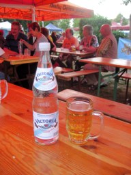 Victoria-Mineralwasser aus Lahnstein und Bier.