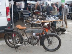 Eine Vorkriegs–Peugeot auf der Veterama in Mannheim.