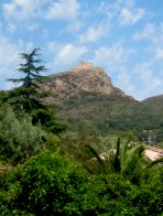 Die Festung Volterraio auf Elba wurde um 1000 herum gebaut und liegt 394 m hoch.