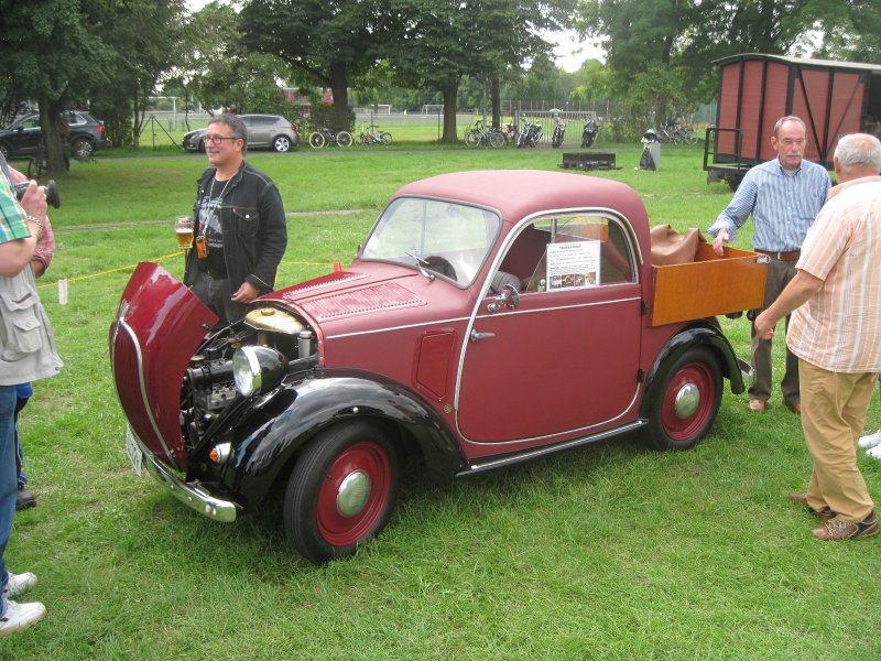 „Topolino”–Pickup als NSU-Lizenzbau, mit Kunstlederbespannung.