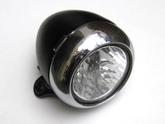 Eine Tagfahrleuchte im Gehäuse einer Bosch–Rotodyn–Fahrradlampe.