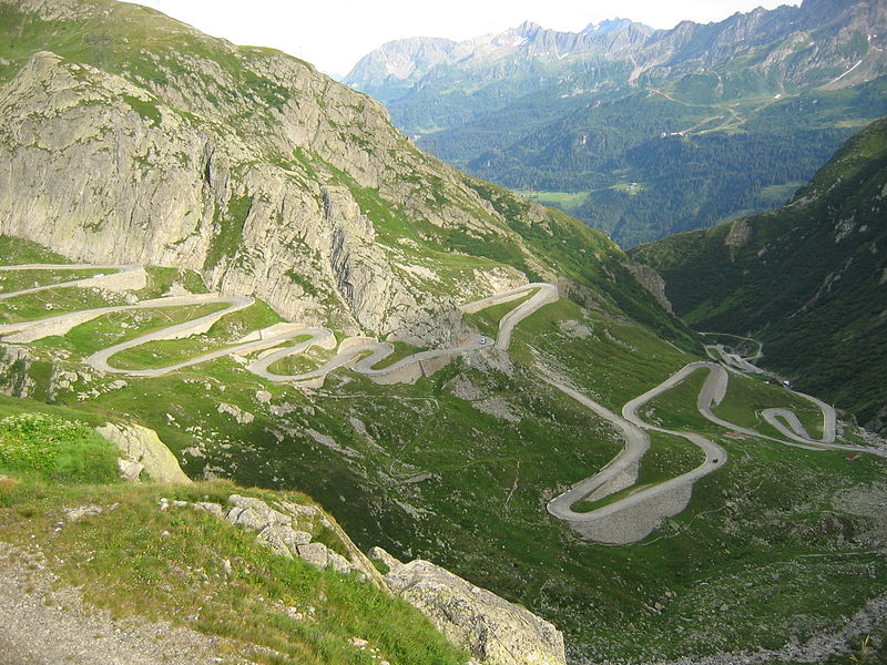 Die alte Gotthard–Passstraße, Blick auf Airolo.