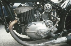 KR26–Motorrad–Motor von der linken Seite.