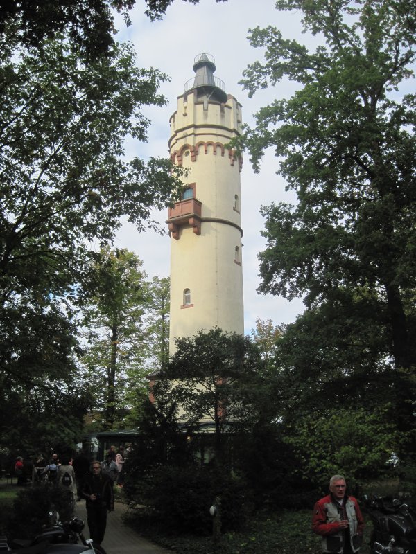 Die Warte im Park beim Antoniushaus in Hochheim.