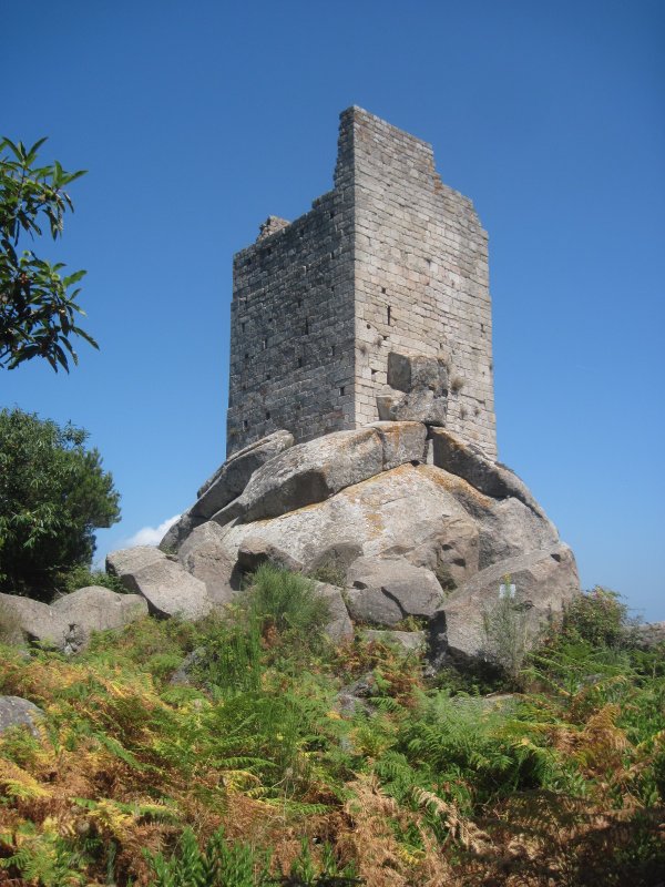 Elba 2016: Der Sarazenenturm nahe San Giovanni und dem Monte Perone.