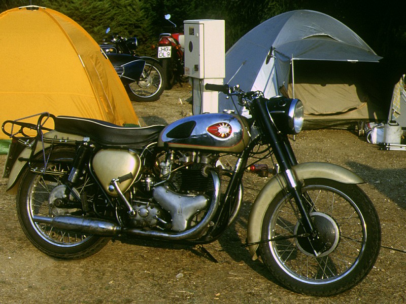 Eine BSA Golden Star A10 auf Sardinien.